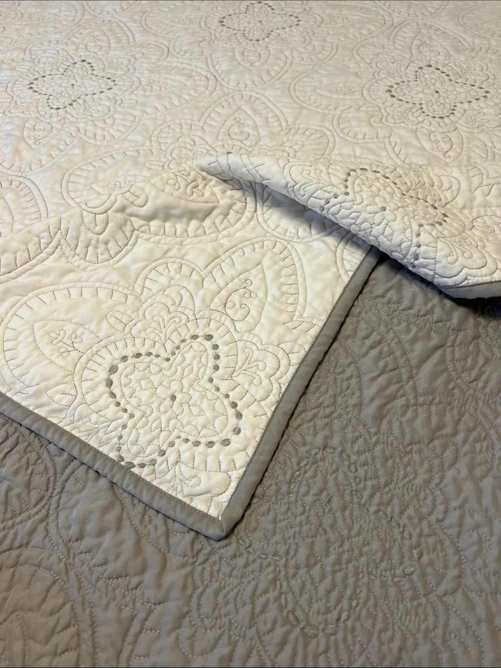 Vintage Cream Quilted Floral Medallion Bedspread